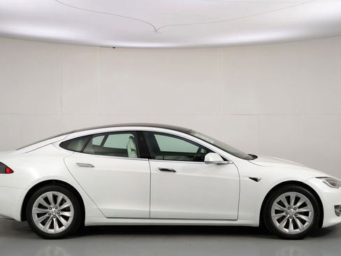 Used 2017 Tesla Model S 90D image 49