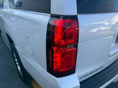 Used 2019 Chevrolet Suburban LT image 17