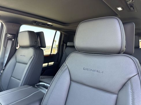 New 2026 GMC Yukon XL Denali w/ Denali Reserve Package AWD/4WD image 22