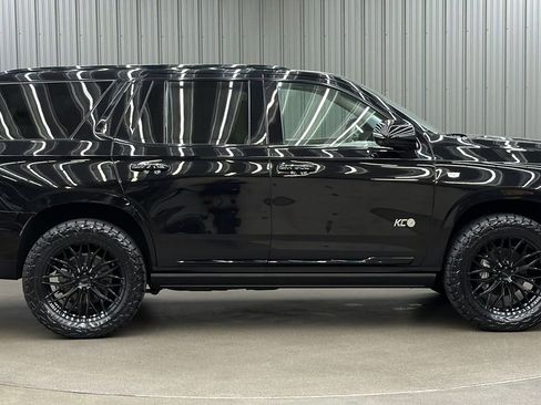Used 2026 Cadillac Escalade Platinum Sport AWD/4WD image 6