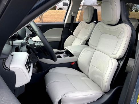 New 2025 Lincoln Aviator Reserve w/ Equipment Group 201A image 9