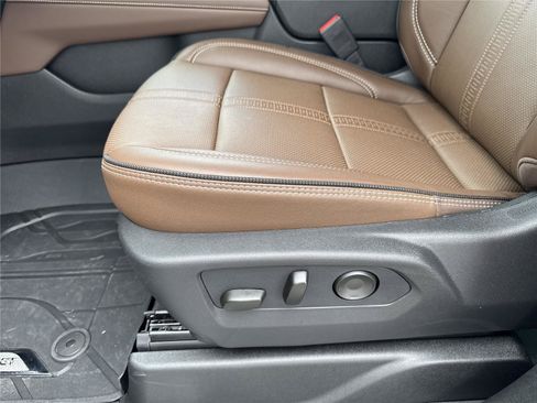 New 2026 Chevrolet Suburban High Country RWD image 11