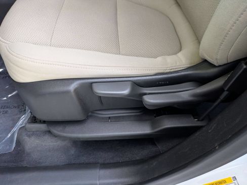 Used 2023 Chevrolet Traverse LS FWD image 22