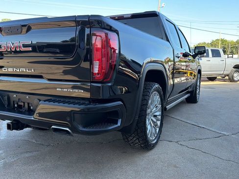 Used 2019 GMC Sierra 1500 Denali w/ Denali Ultimate Package AWD/4WD image 3