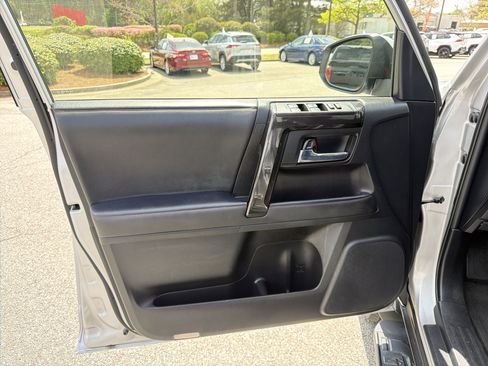 Certified 2024 Toyota 4Runner TRD Off-Road image 21