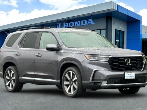 New 2025 Honda Pilot Touring image 1