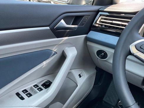 New 2026 Volkswagen Jetta SE FWD image 23
