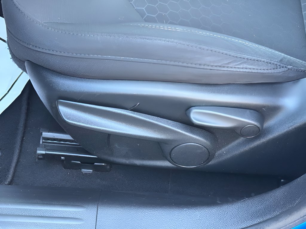 Used 2018 Jeep Compass Sport w/ Mopar Graphics Package FWD image 11