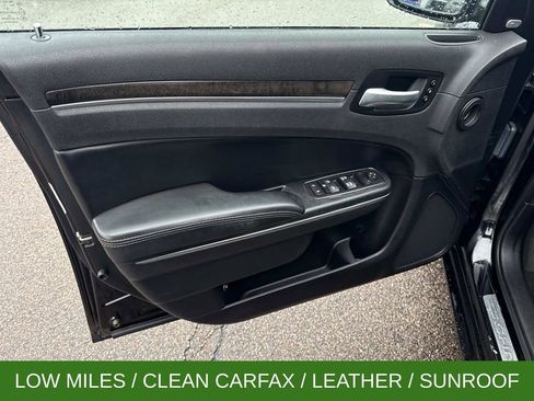 Used 2016 Chrysler 300 C image 17