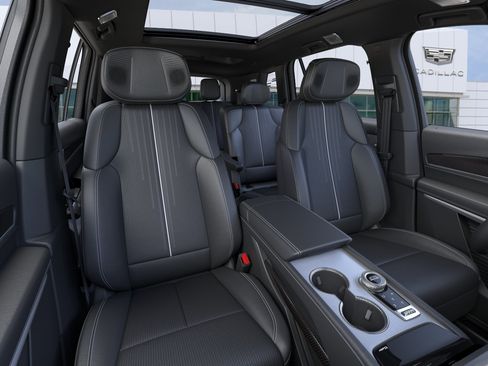 New 2026 Cadillac Vistiq Luxury AWD/4WD image 40
