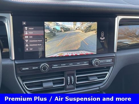 Used 2021 Porsche Macan S image 24