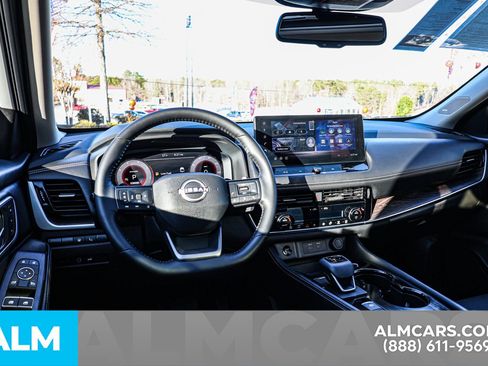 Certified 2025 Nissan Rogue Platinum w/ Tech Package image 24