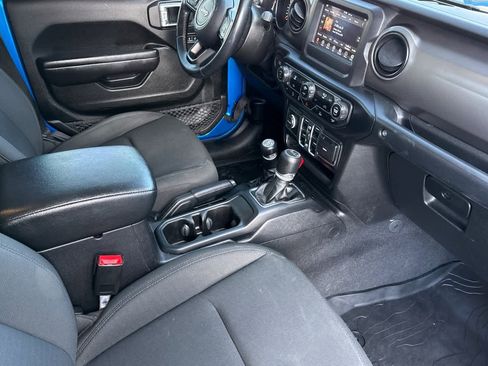 Used 2021 Jeep Gladiator Sport image 16