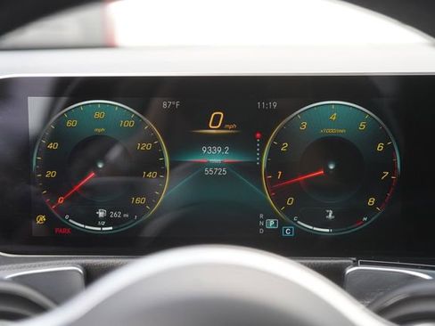 Used 2021 Mercedes-Benz GLB 250 image 25