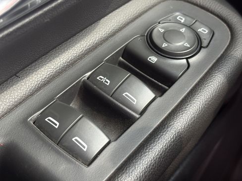 Used 2023 GMC Terrain SLE w/ Driver Convenience Package image 31