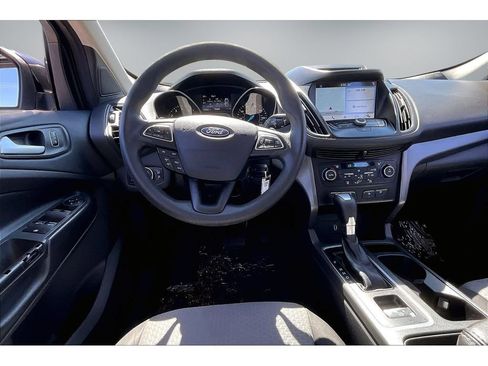 Used 2017 Ford Escape SE w/ Equipment Group 201A FWD image 8