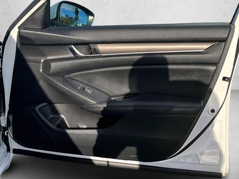 Used 2019 Honda Accord LX image 18
