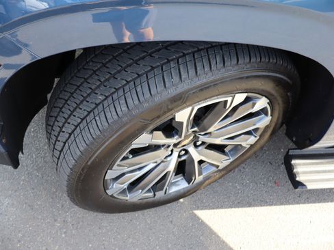 Used 2026 Chevrolet Suburban High Country image 47