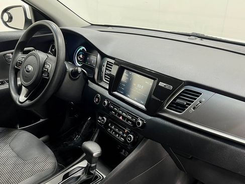 Used 2019 Kia Niro LX image 19