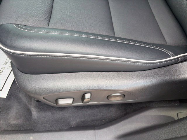 Used 2026 Buick Enclave Preferred AWD/4WD image 18