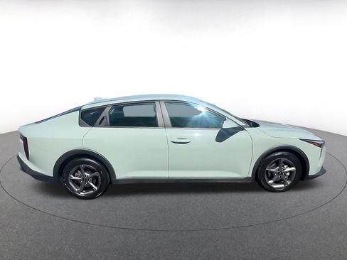Used 2025 Kia K4 LXS image 16