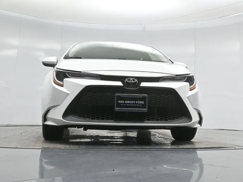 Used 2020 Toyota Corolla LE image 43