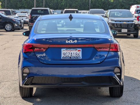 Used 2023 Kia Forte LXS image 6