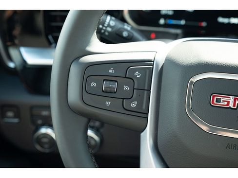 New 2026 GMC Sierra 1500 SLE w/ Preferred Package AWD/4WD image 18