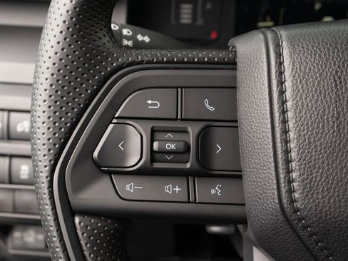 Used 2025 Toyota Tacoma SR image 16