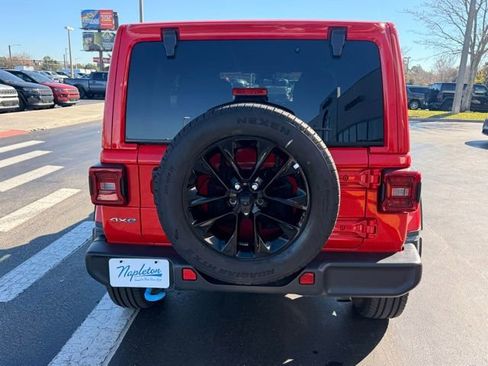 Used 2024 Jeep Wrangler Unlimited Sahara image 8