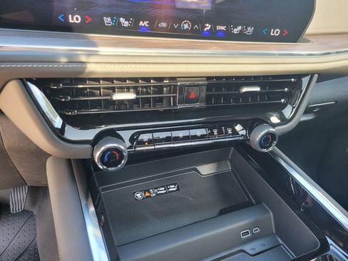 New 2026 Chevrolet Suburban Premier w/ Sun And Tow Package image 33