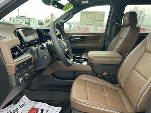 New 2026 Chevrolet Suburban High Country w/ Sun And Tow Package AWD/4WD image 21