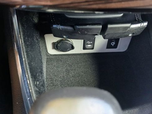 Used 2014 Toyota Avalon Limited image 22