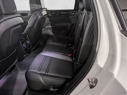 Used 2021 Porsche Cayenne image 19
