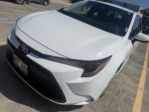 Used 2023 Toyota Corolla LE FWD image 2