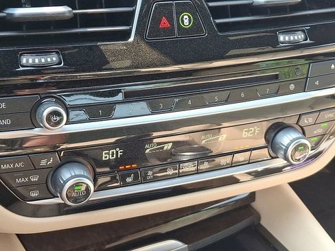 Used 2018 BMW 530i xDrive AWD/4WD image 17