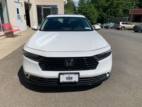 Used 2023 Honda Accord EX-L image 2