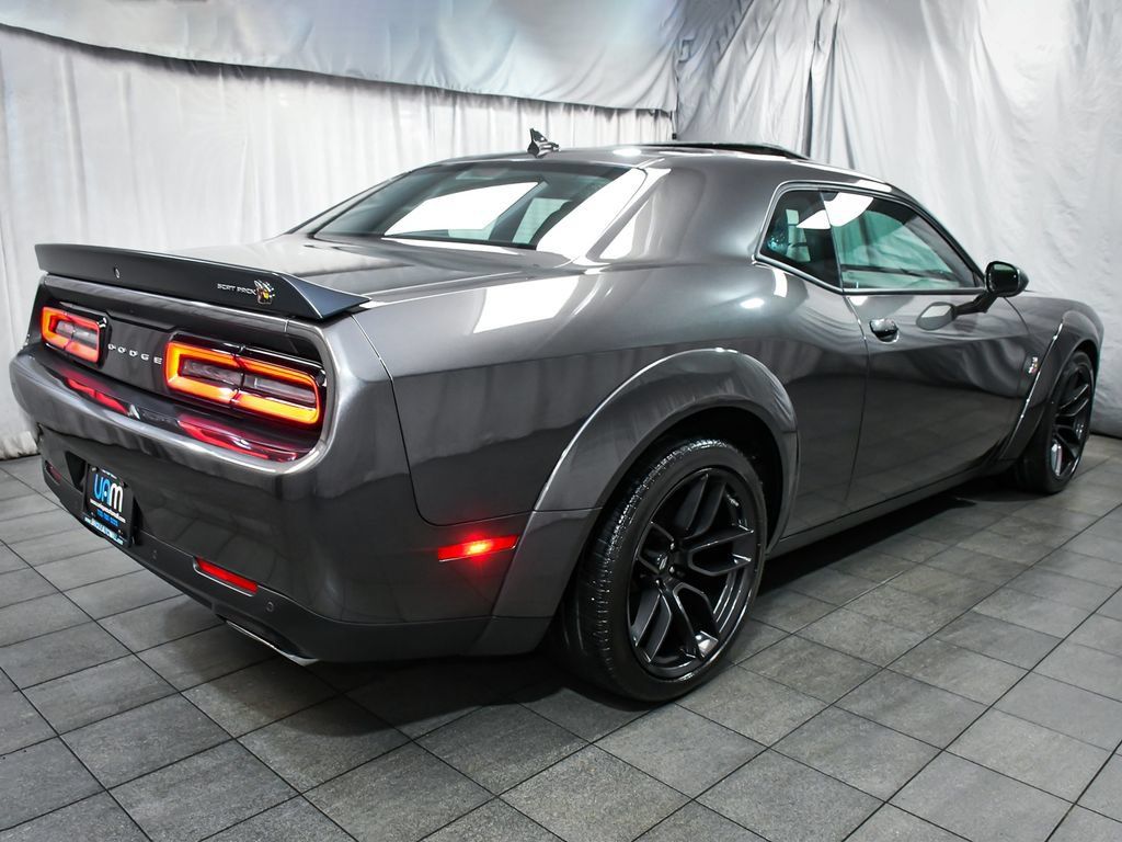 Used 2022 Dodge Challenger R/T Scat Pack RWD image 6