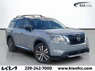 Used 2024 Nissan Pathfinder Platinum FWD video 1