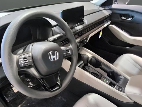 Used 2025 Honda Accord LX image 20