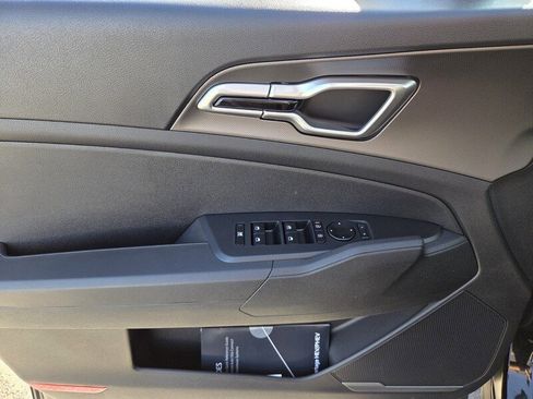 New 2026 Kia Sportage S image 9