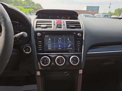 Used 2017 Subaru Forester 2.5i Touring AWD/4WD image 11