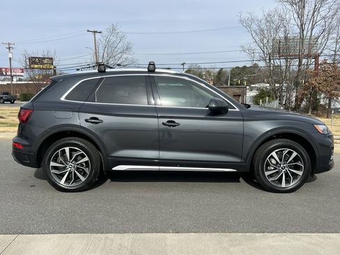 Used 2021 Audi Q5 Premium w/ Convenience Package image 10