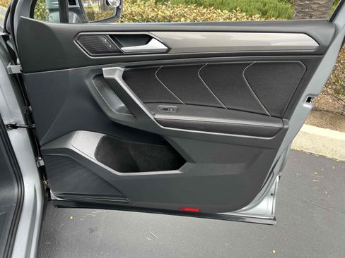 Used 2023 Volkswagen Tiguan SE FWD image 51