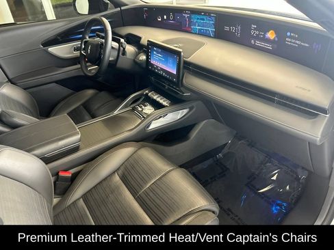 Used 2025 Lincoln Nautilus Reserve AWD/4WD image 27