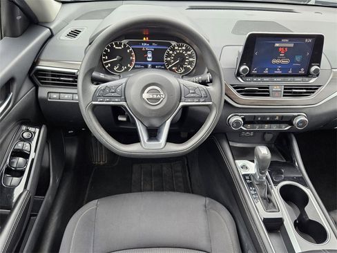 Used 2023 Nissan Altima 2.5 SV image 7