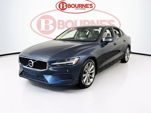 Used 2020 Volvo S60 T6 Momentum w/ Protection Package AWD/4WD image 8