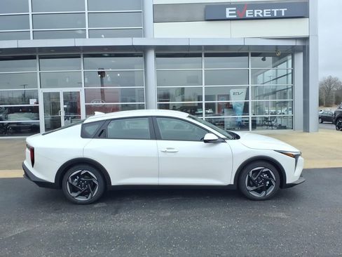 New 2026 Kia K4 EX image 2