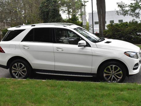 Used 2019 Mercedes-Benz GLE 400 4MATIC image 9