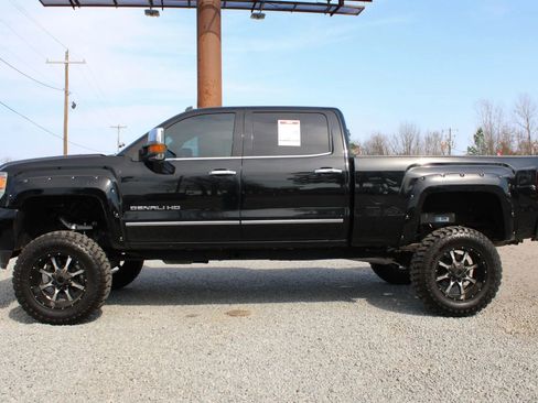 Used 2015 GMC Sierra 2500 Denali w/ Duramax Plus Package image 2